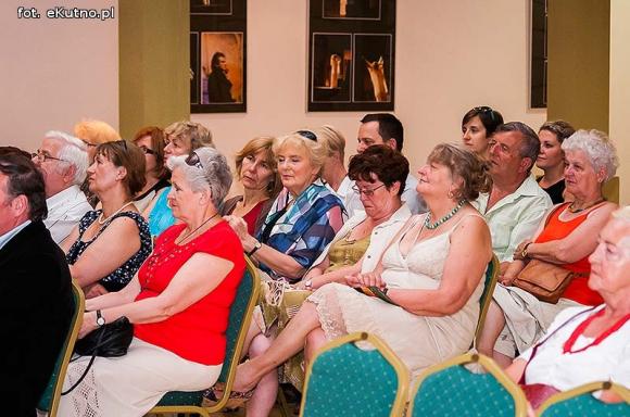 Festiwal rozpoczęty na okręcie poezji. Za oknem Bóg, honor i ojczyzna