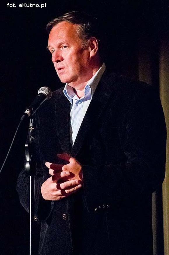 Festiwal rozpoczęty na okręcie poezji. Za oknem Bóg, honor i ojczyzna