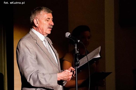 Festiwal rozpoczęty na okręcie poezji. Za oknem Bóg, honor i ojczyzna