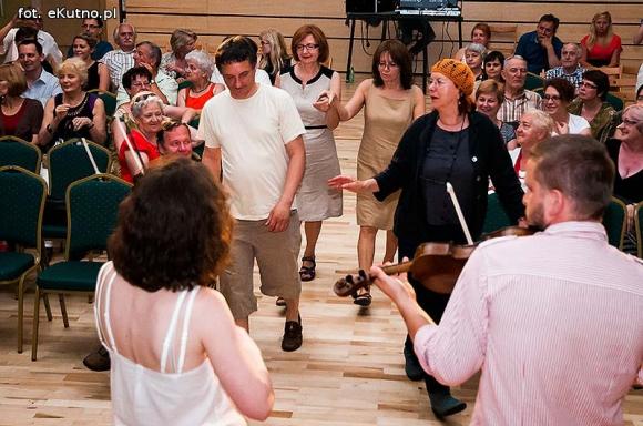 Festiwal rozpoczęty na okręcie poezji. Za oknem Bóg, honor i ojczyzna