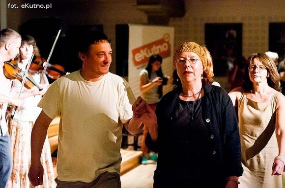 Festiwal rozpoczęty na okręcie poezji. Za oknem Bóg, honor i ojczyzna