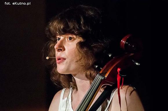 Festiwal rozpoczęty na okręcie poezji. Za oknem Bóg, honor i ojczyzna