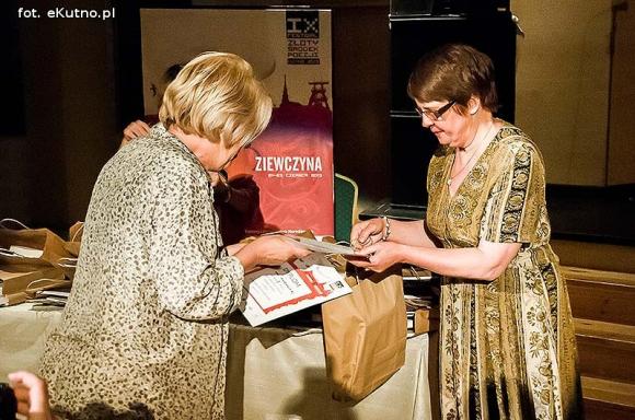 Festiwal rozpoczęty na okręcie poezji. Za oknem Bóg, honor i ojczyzna