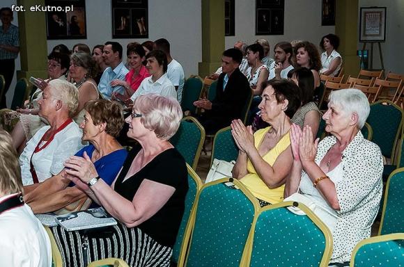 Festiwal rozpoczęty na okręcie poezji. Za oknem Bóg, honor i ojczyzna