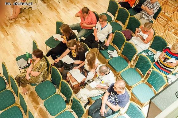 Festiwal rozpoczęty na okręcie poezji. Za oknem Bóg, honor i ojczyzna