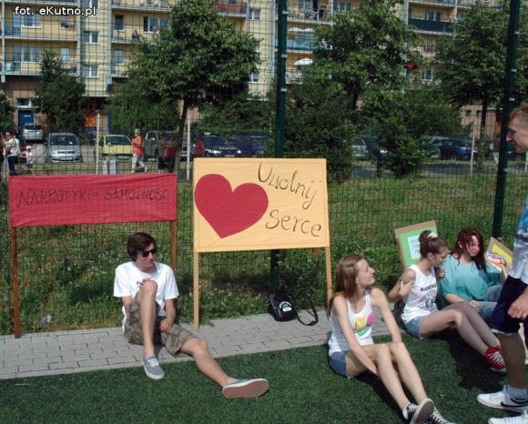 Noc profilaktyki. Happening, mecz i koncert