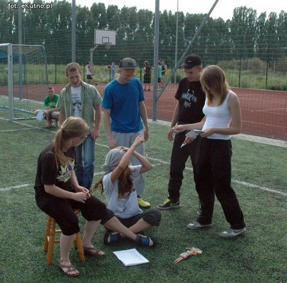 Noc profilaktyki. Happening, mecz i koncert