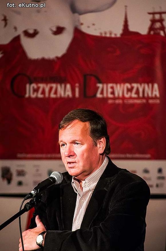 Wejdź pomiędzy - w środek - w miejsce, które czeka na wyobraźnię czytelnika