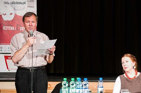 Wejdź pomiędzy - w środek - w miejsce, które czeka na wyobraźnię czytelnika