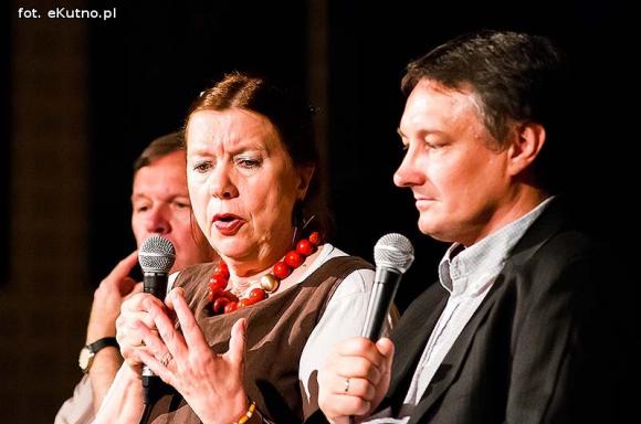 Wejdź pomiędzy - w środek - w miejsce, które czeka na wyobraźnię czytelnika