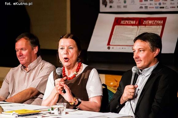 Wejdź pomiędzy - w środek - w miejsce, które czeka na wyobraźnię czytelnika