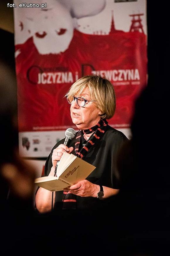 Wejdź pomiędzy - w środek - w miejsce, które czeka na wyobraźnię czytelnika