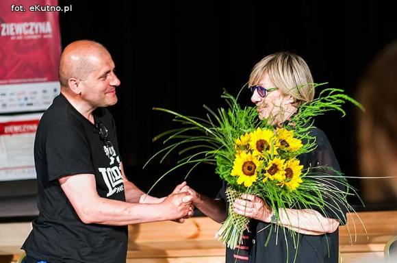 Wejdź pomiędzy - w środek - w miejsce, które czeka na wyobraźnię czytelnika