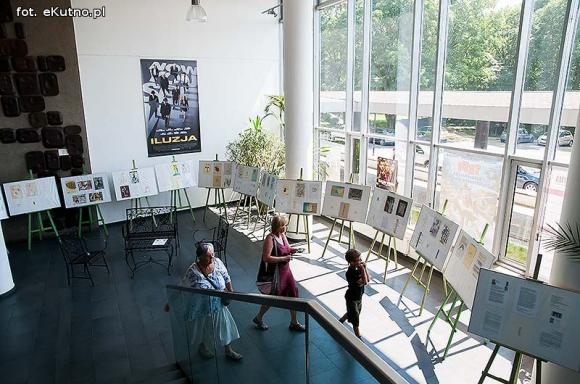 Wejdź pomiędzy - w środek - w miejsce, które czeka na wyobraźnię czytelnika