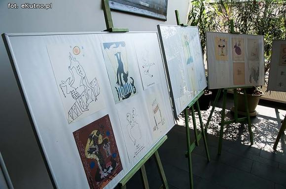 Wejdź pomiędzy - w środek - w miejsce, które czeka na wyobraźnię czytelnika