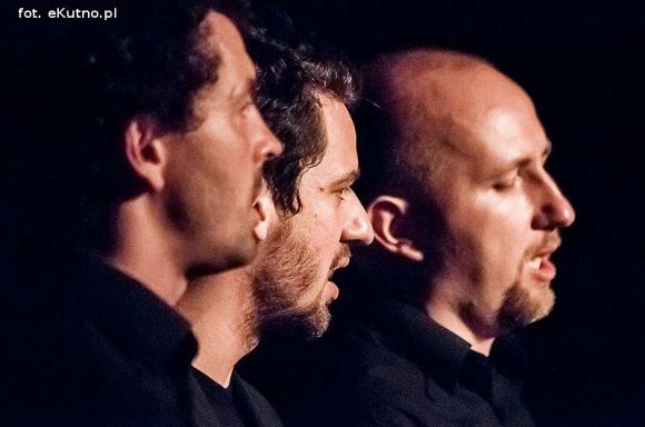 Dziewczyna i ojczyzna w pieśniach tradycyjnych i piosenkach barda poligloty