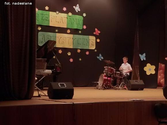 Przeplatanki artystyczne młodzieży z Żychlińskiego Domu Kultury