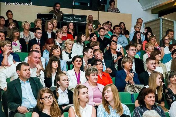 Najzdolniejsi uczniowie szkół podstawowych i gimnazjów uhonorowani