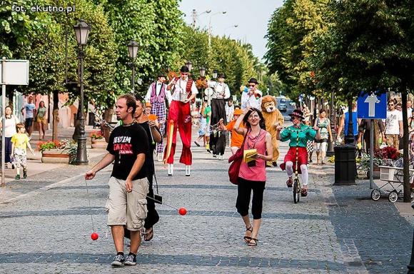 Ogniu krocz ze mną. Parada Fireproof