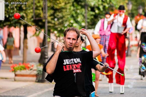 Ogniu krocz ze mną. Parada Fireproof