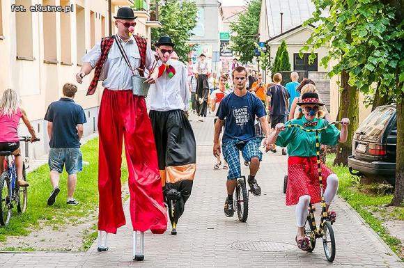 Ogniu krocz ze mną. Parada Fireproof