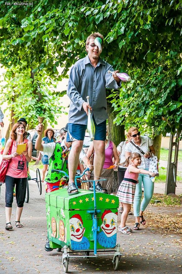 Ogniu krocz ze mną. Parada Fireproof