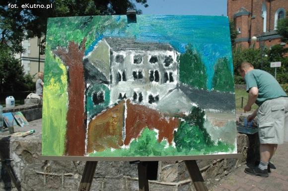 Pejzaże i budynki. Twórczość kutnian na malarskich warsztatach w centrum miasta
