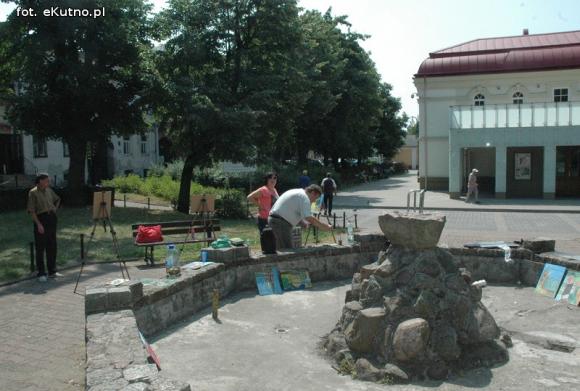 Pejzaże i budynki. Twórczość kutnian na malarskich warsztatach w centrum miasta