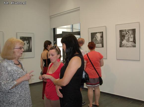 Klaustrofobia niszczejącego miejsca. Emocje i uczucia w fotografii Wilhelma Makkinka