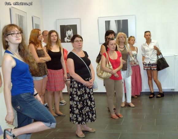 Klaustrofobia niszczejącego miejsca. Emocje i uczucia w fotografii Wilhelma Makkinka