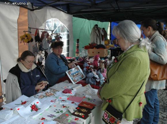 Ludowe rzemiosła wiecznie żywe. Zapraszamy przed muzeum