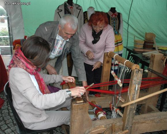 Ludowe rzemiosła wiecznie żywe. Zapraszamy przed muzeum