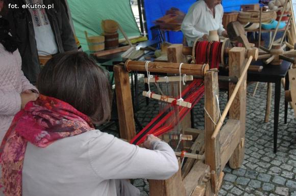 Ludowe rzemiosła wiecznie żywe. Zapraszamy przed muzeum