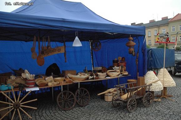 Ludowe rzemiosła wiecznie żywe. Zapraszamy przed muzeum