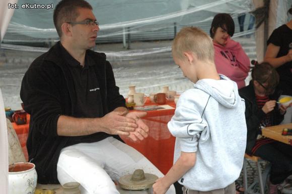 Ludowe rzemiosła wiecznie żywe. Zapraszamy przed muzeum