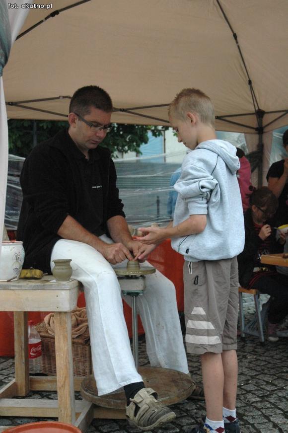 Ludowe rzemiosła wiecznie żywe. Zapraszamy przed muzeum
