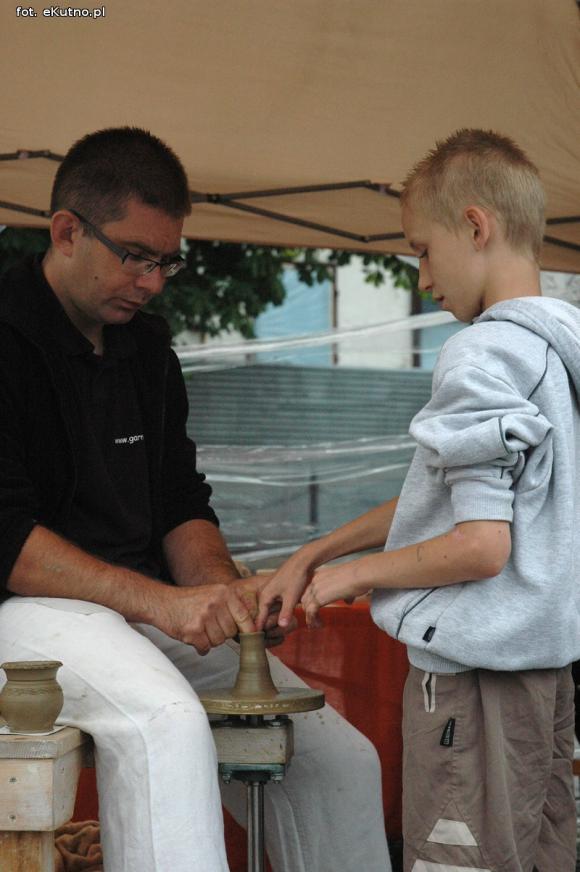 Ludowe rzemiosła wiecznie żywe. Zapraszamy przed muzeum