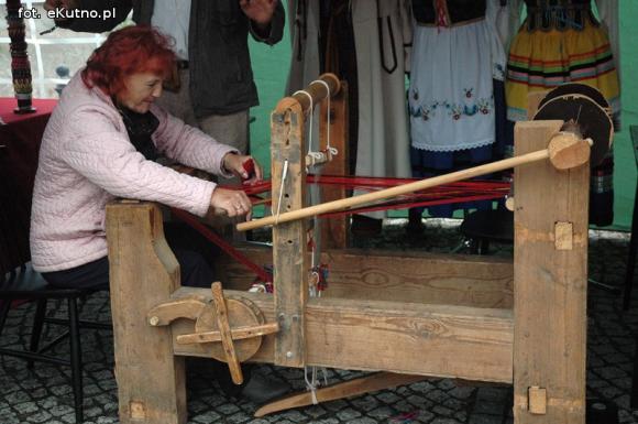 Ludowe rzemiosła wiecznie żywe. Zapraszamy przed muzeum