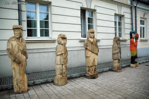 Ludowe rzemiosła wiecznie żywe. Zapraszamy przed muzeum