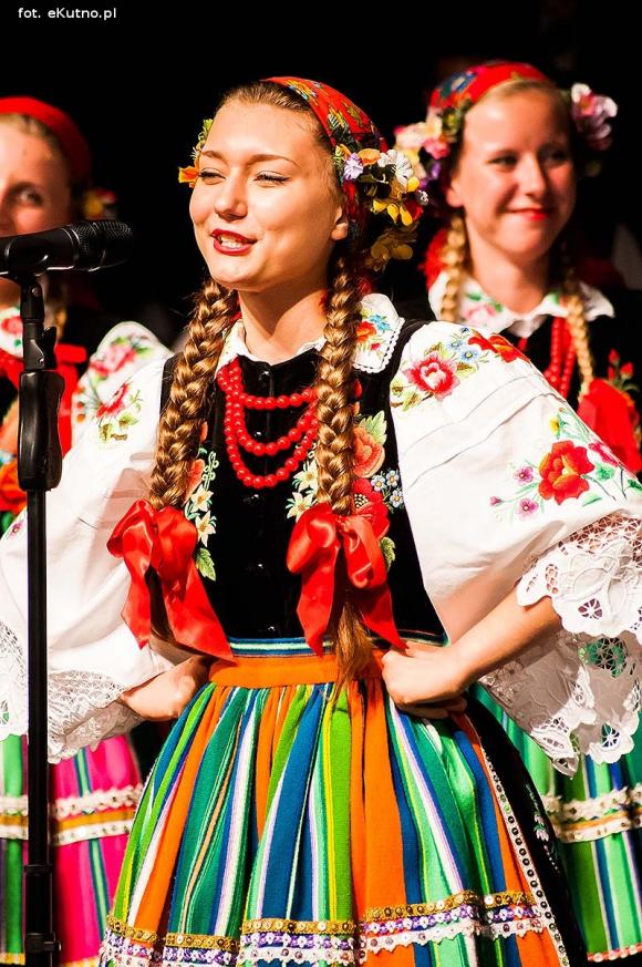 Kapela rżnęła obertasy  na weselu Boryny, a kutnianie świetnie się bawili