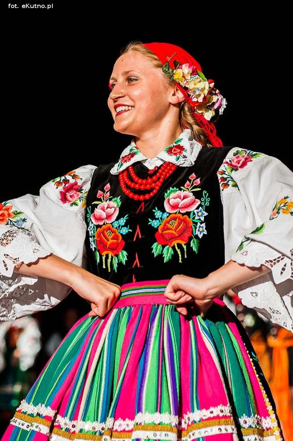 Kapela rżnęła obertasy  na weselu Boryny, a kutnianie świetnie się bawili