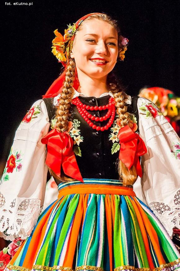 Kapela rżnęła obertasy  na weselu Boryny, a kutnianie świetnie się bawili