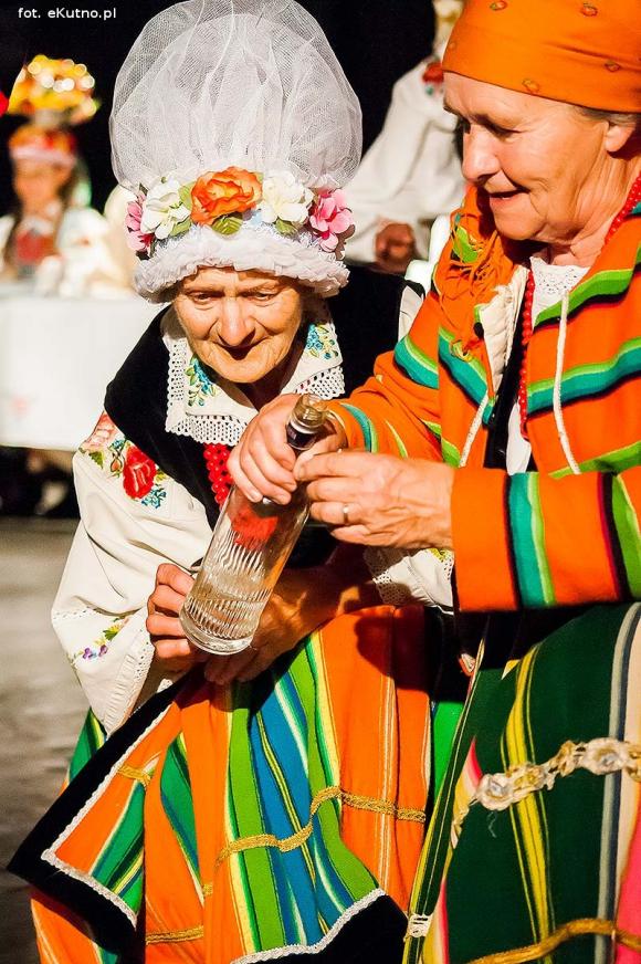 Kapela rżnęła obertasy  na weselu Boryny, a kutnianie świetnie się bawili