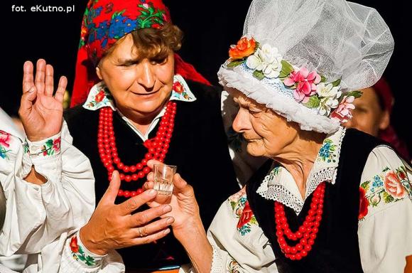 Kapela rżnęła obertasy  na weselu Boryny, a kutnianie świetnie się bawili