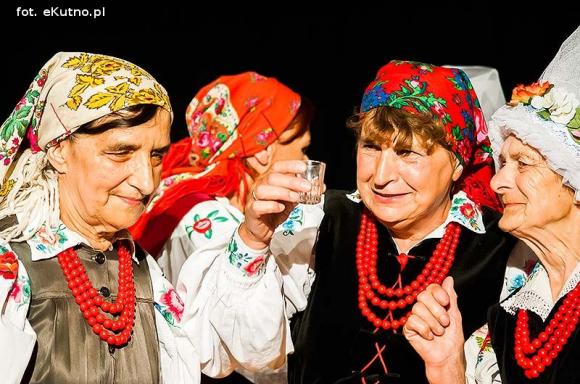 Kapela rżnęła obertasy  na weselu Boryny, a kutnianie świetnie się bawili