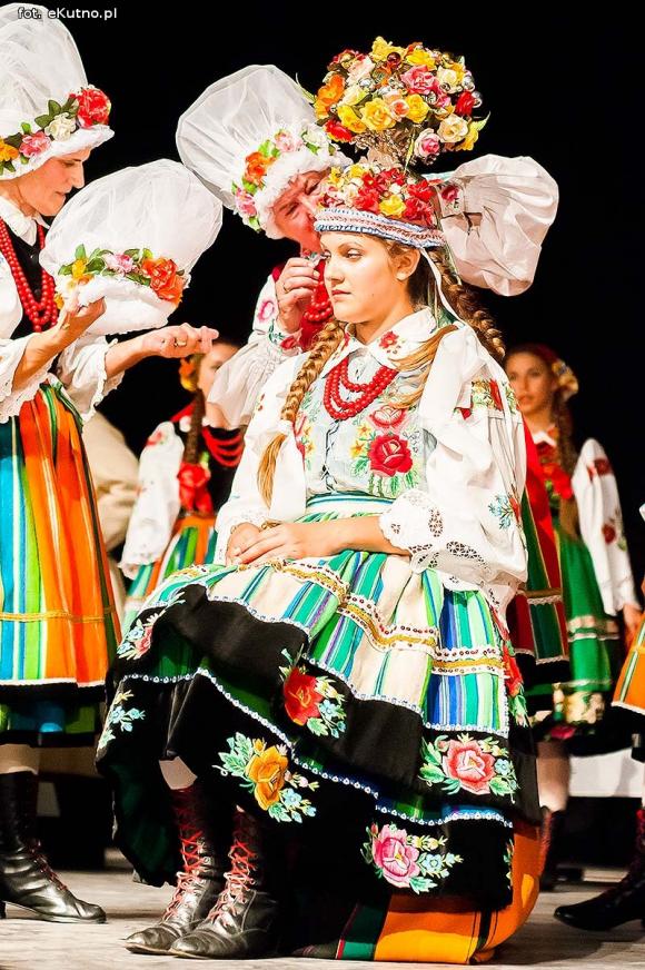 Kapela rżnęła obertasy  na weselu Boryny, a kutnianie świetnie się bawili