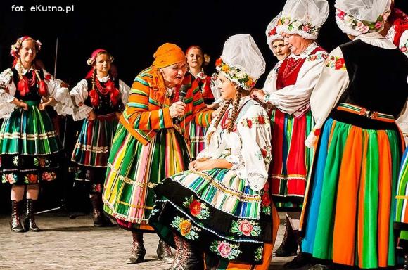 Kapela rżnęła obertasy  na weselu Boryny, a kutnianie świetnie się bawili