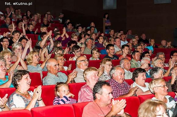 Kapela rżnęła obertasy  na weselu Boryny, a kutnianie świetnie się bawili