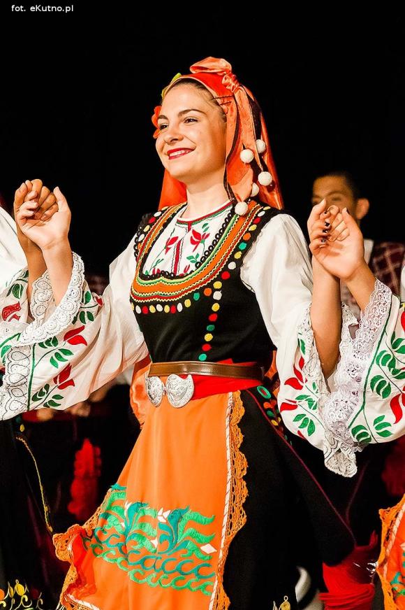 Skoczni chłopcy z Bułgarii, włoski tenor i węgierskie fartuchy - goście Międzynarodowych Warsztatów Folklorystycznych w Kutnie