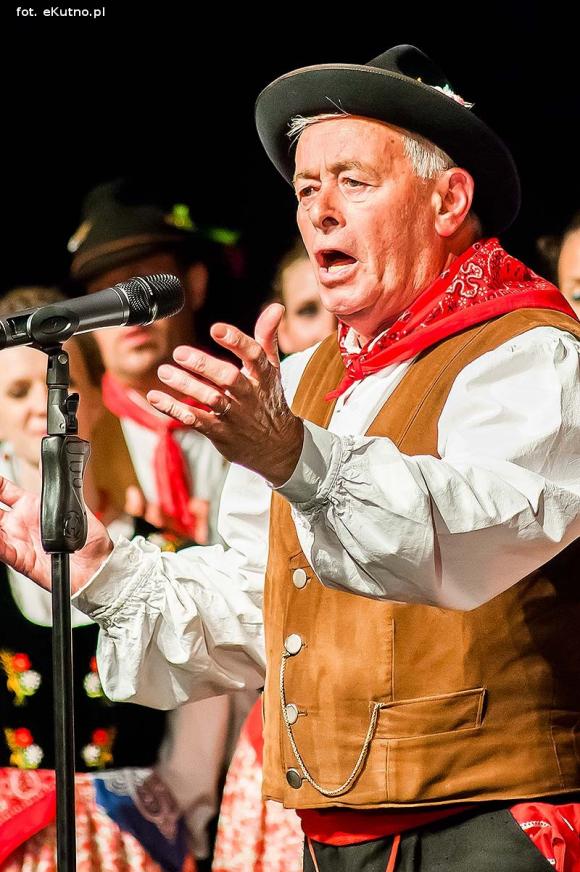 Skoczni chłopcy z Bułgarii, włoski tenor i węgierskie fartuchy - goście Międzynarodowych Warsztatów Folklorystycznych w Kutnie